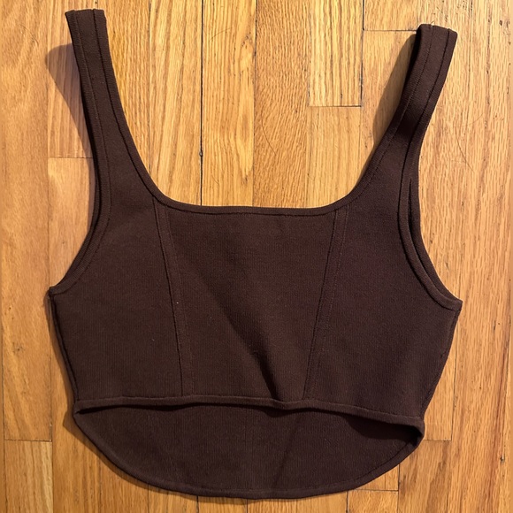 Aritzia sculpt knit tank - size large - Picture 2 of 2